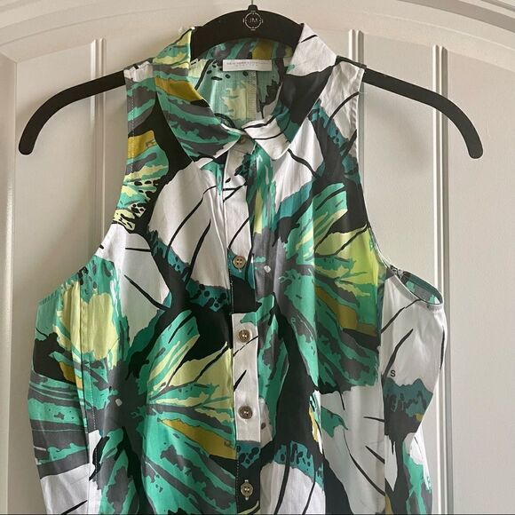 2/$22 New York & Company Green Floral Short Sleeve Button Up Top; SZ S; BNWT - Picture 2 of 7